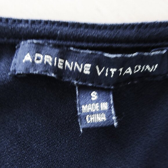 ADRIENNE VITTADINI navy blue t shirt with lace trim & sleeves - size Small - Picture 6 of 7